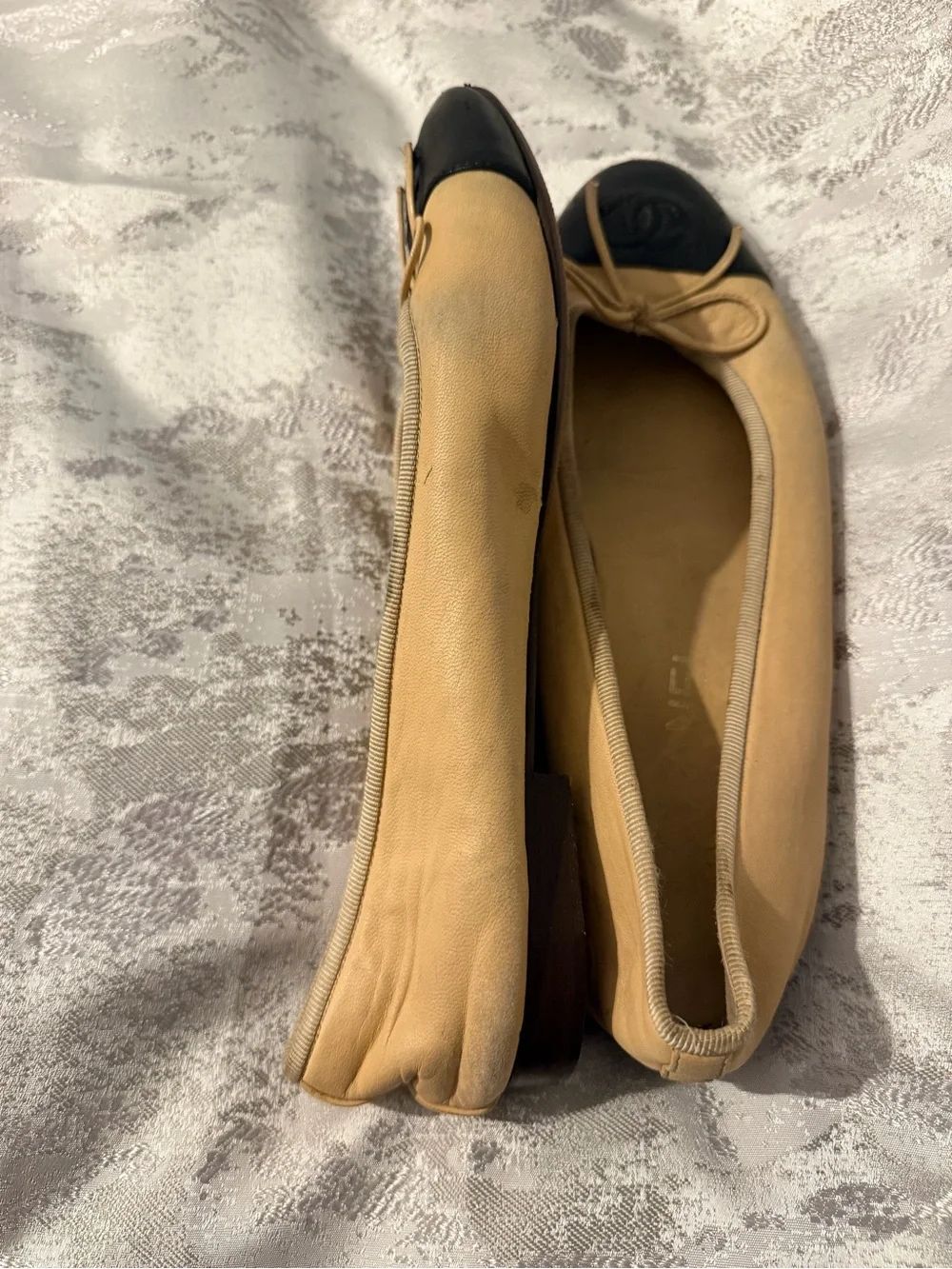 CHANEL Lambskin Beige & Black Ballet Flats